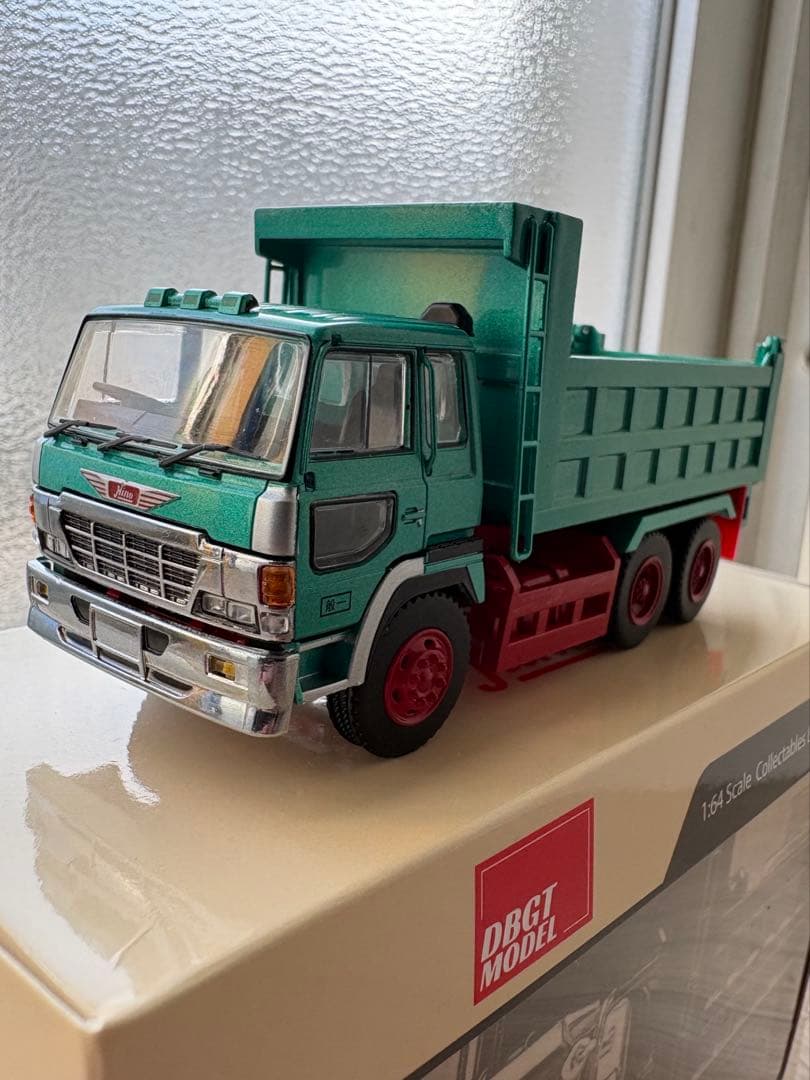 DBGT 1/64 日野 スーパードルフィン ダンプ トラック ミニカー　モデル