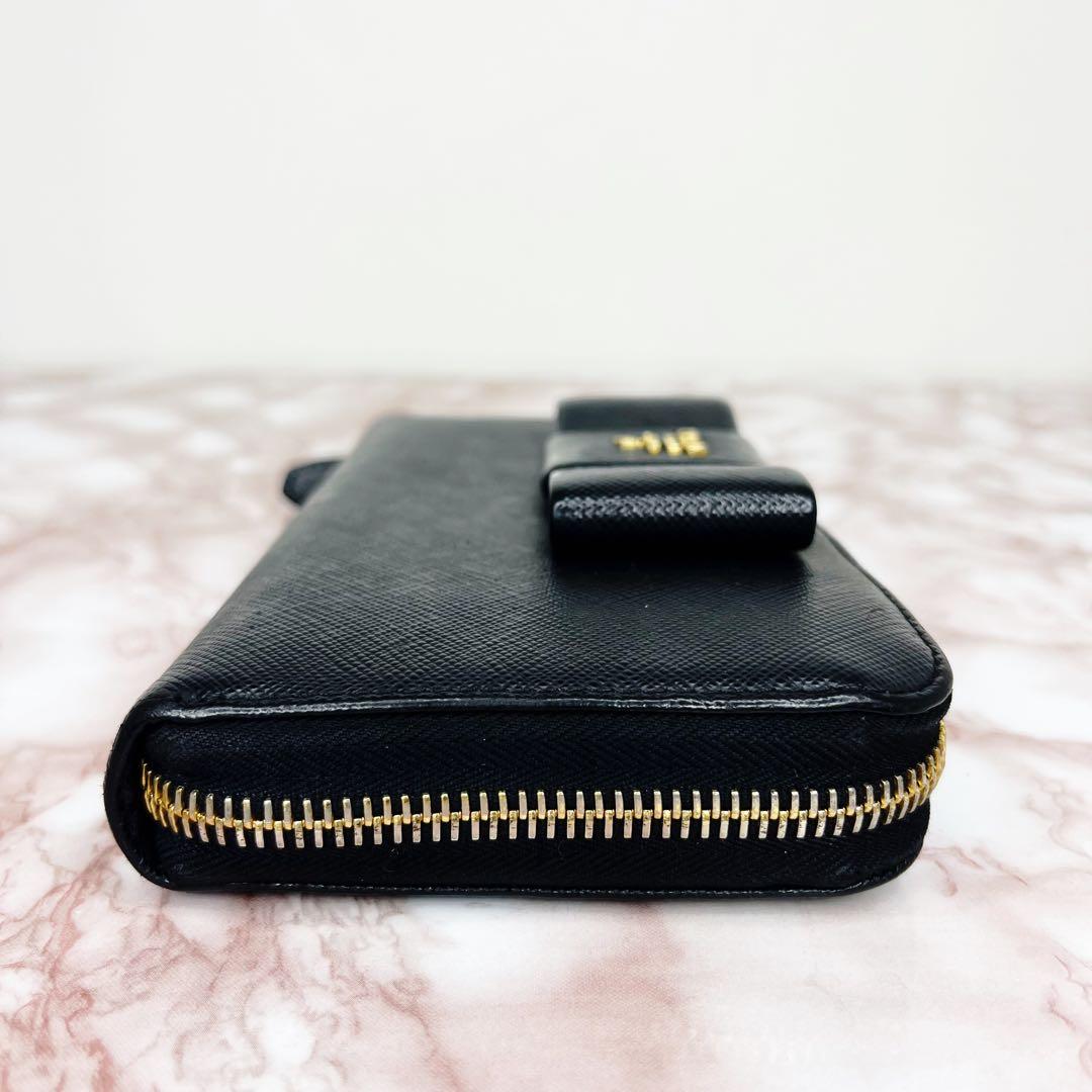 【極美品】PRADA ラウンドファスナー 長財布85