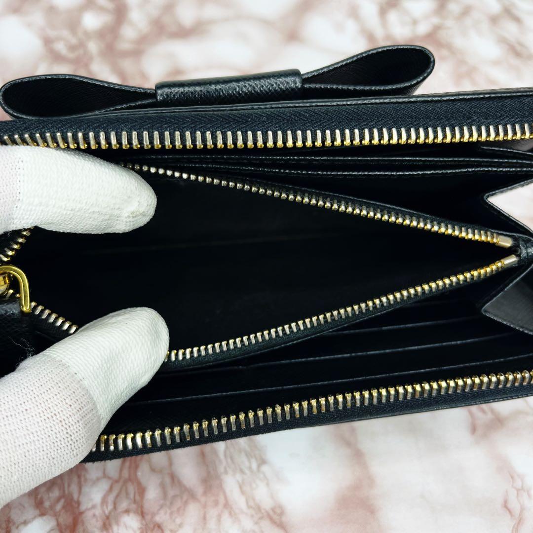 【極美品】PRADA ラウンドファスナー 長財布85
