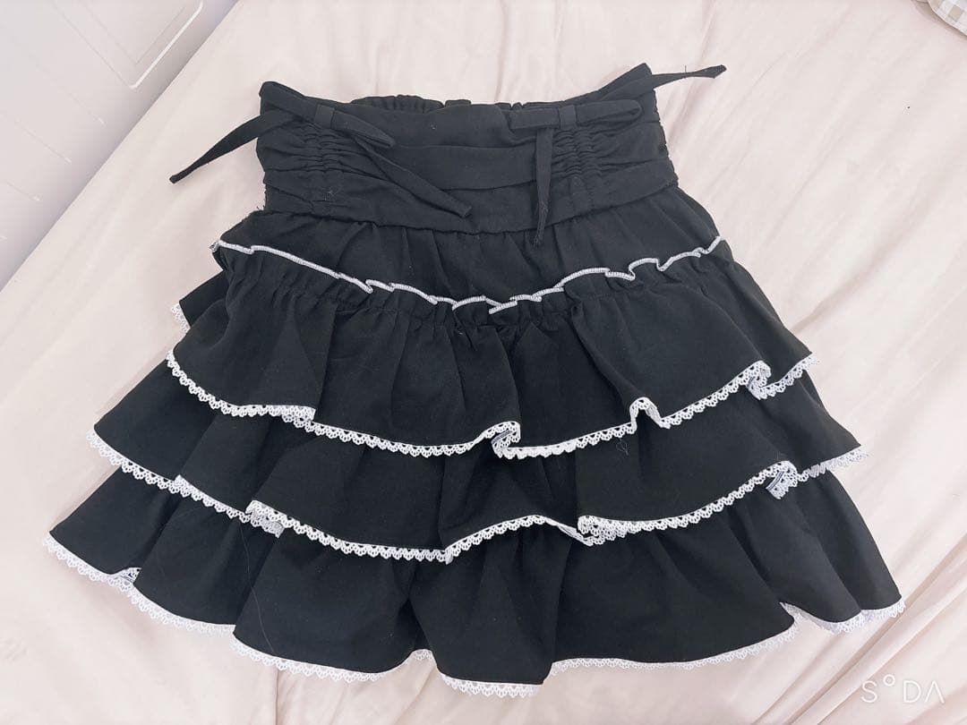 pium ドロストベルトティアードフリルスカート