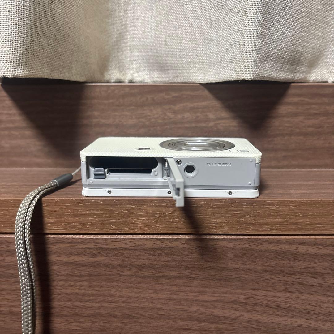 CASIO EXILIM HS ホワイト コンパクトデジタルカメラ ジャンク品