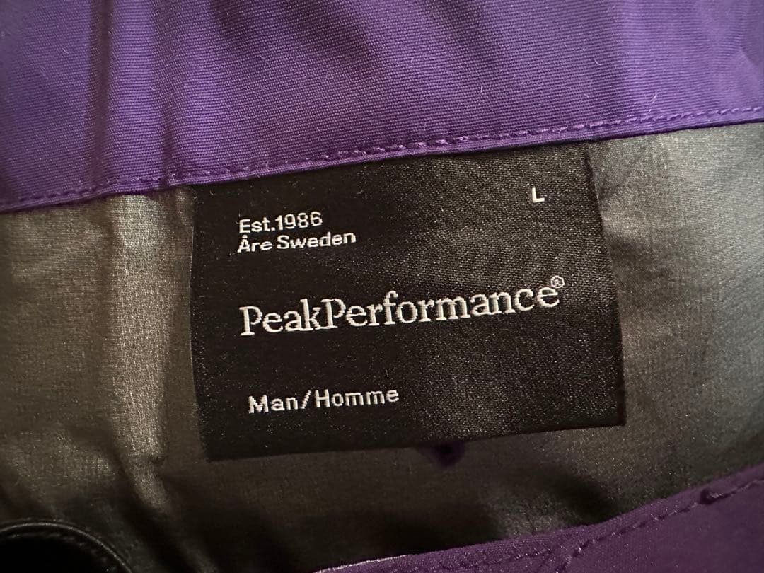 ピークパフォーマンス　バンパー　ゴアテックスプロ