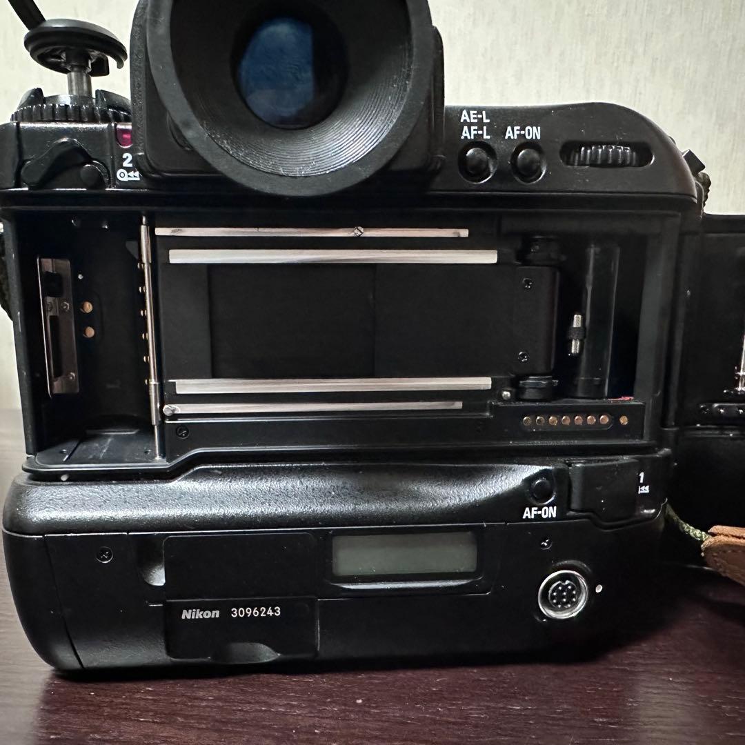 動作確認済　Nikon F5 AF-S NIKKOR 28-70mm f2.8