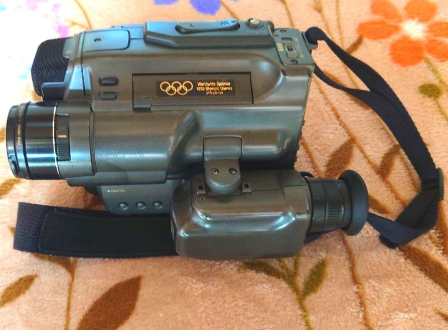 Panasonic S-VHS-C ビデオカメラNV-S9本体 （ジャンク）