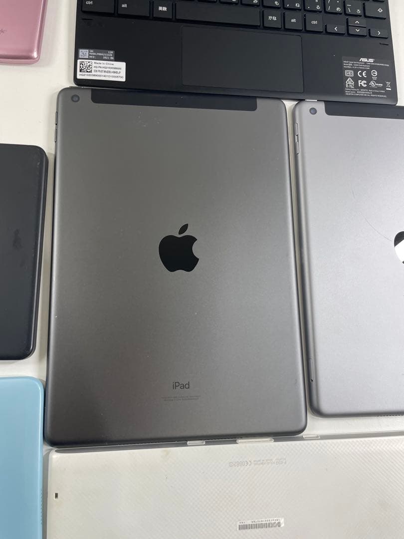 スマートフォン・タブレットセット 充実のアクセサリー付き 現状品