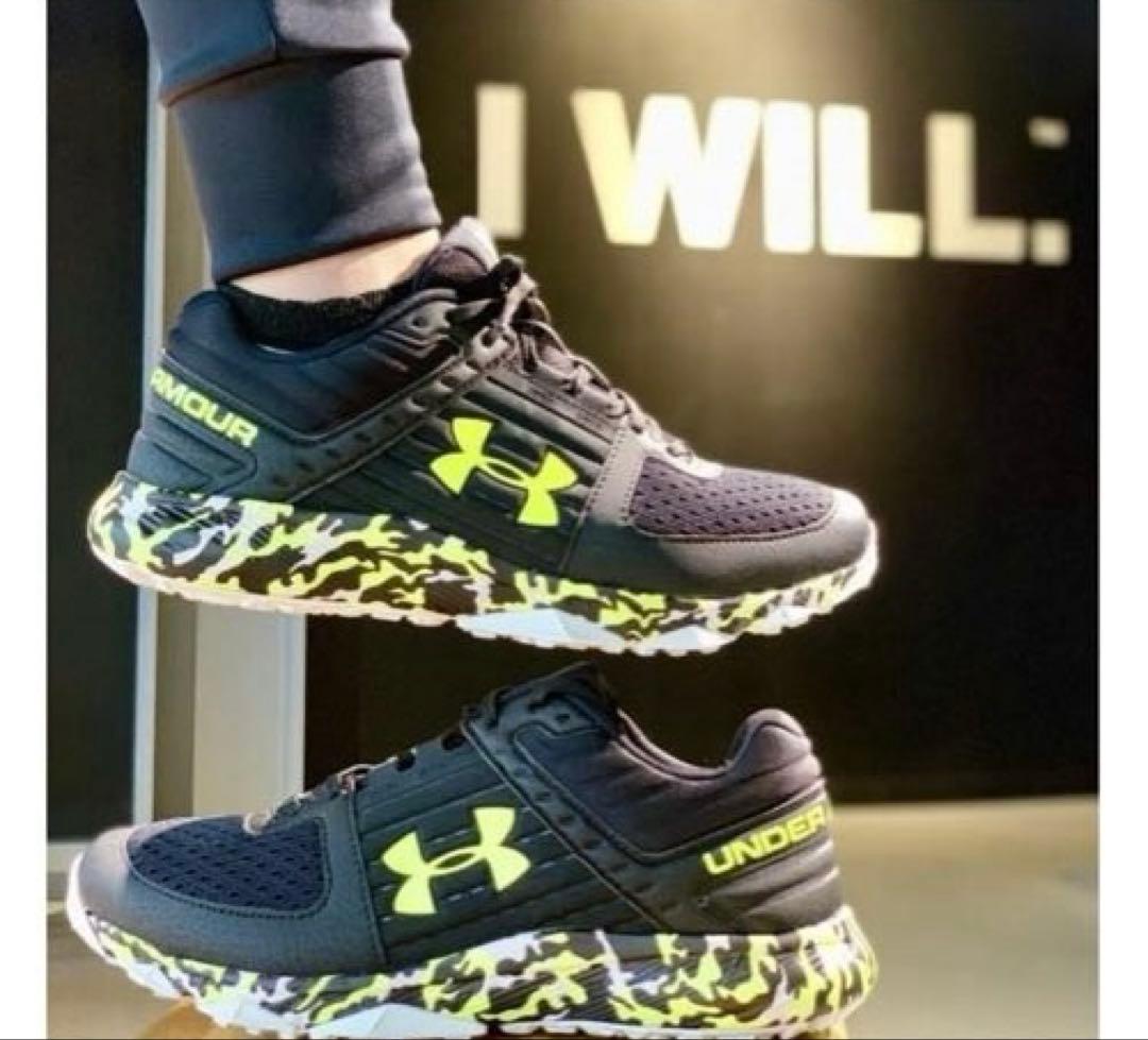 【新品】アンダーアーマー　野球トレーニングシューズ　28cm