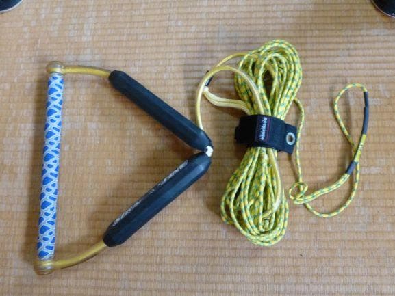 みなとみらい★ウェイクボード＆ブーツ＆牽引ロープ＆ウェットスーツ★