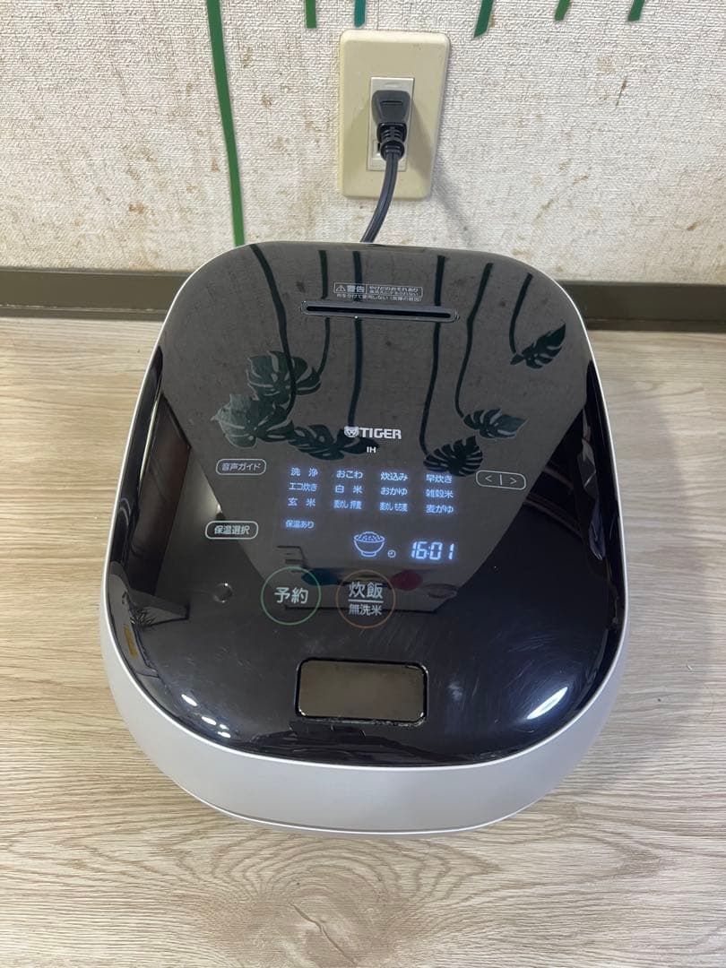 TIGER 炊飯器 JPC-A100 ブラック/シルバータッチスクリーン。