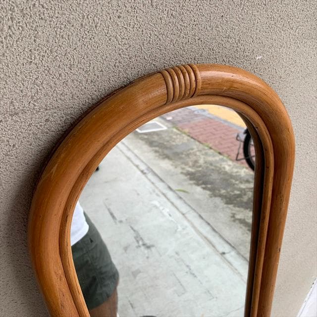 ヴィンテージのラタンスタンドミラー