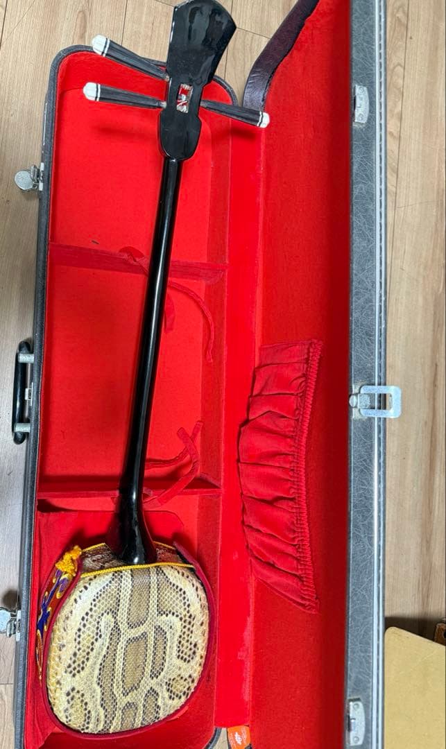 沖縄三線 弦楽器 和楽器 沖縄 ケース付き 三味線 民族楽器　現状品