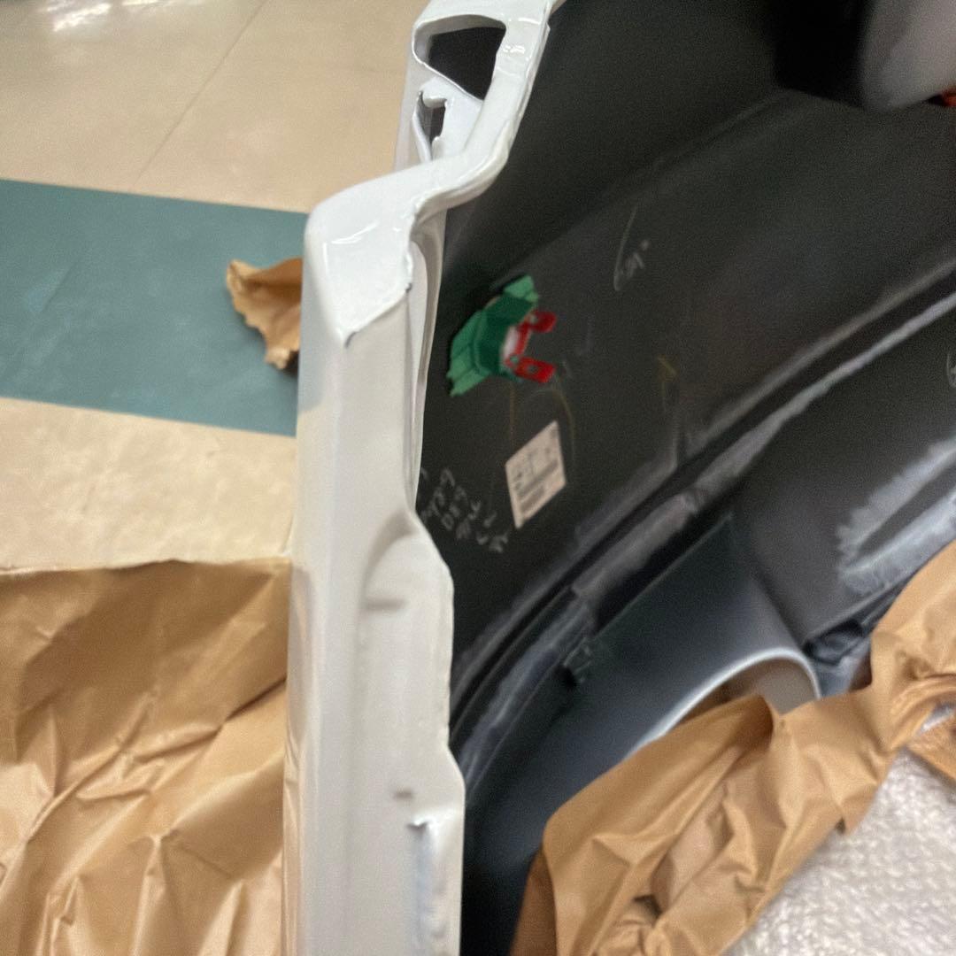 カムリWS後期 プラチナホワイトパールマイカ リアバンパー