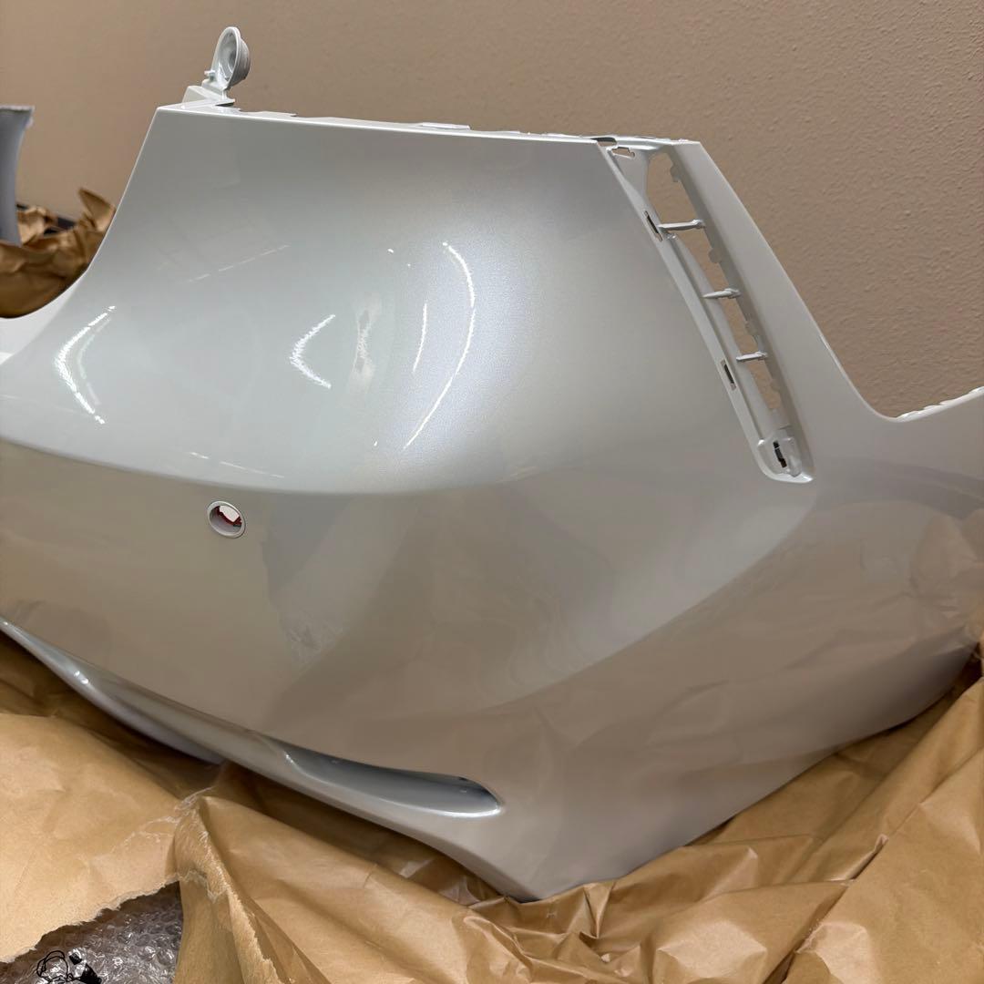 カムリWS後期 プラチナホワイトパールマイカ リアバンパー