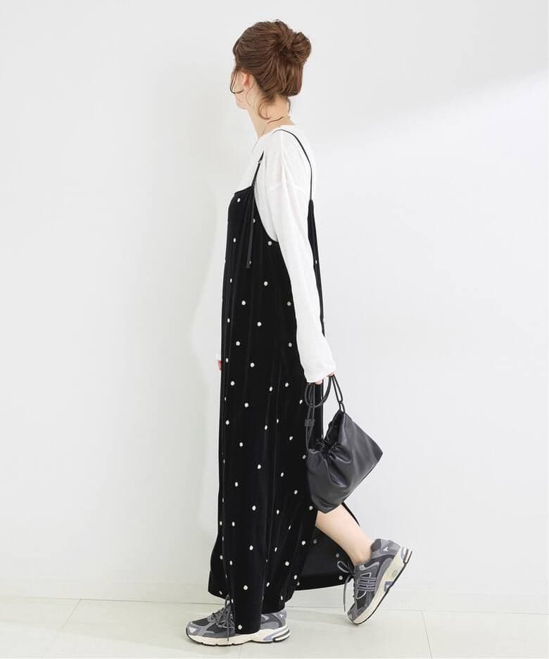 週末限定値下げ★ベーセストック★ベロアフラワー刺繍ワンピース