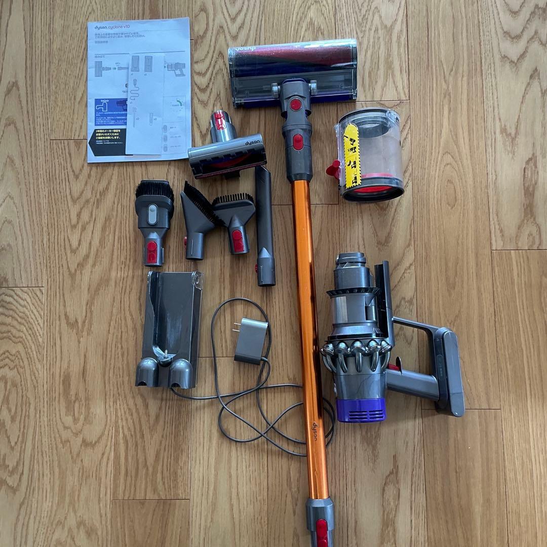 Dyson V10 コードレスクリーナー　SV12 タワーのスタンド付き