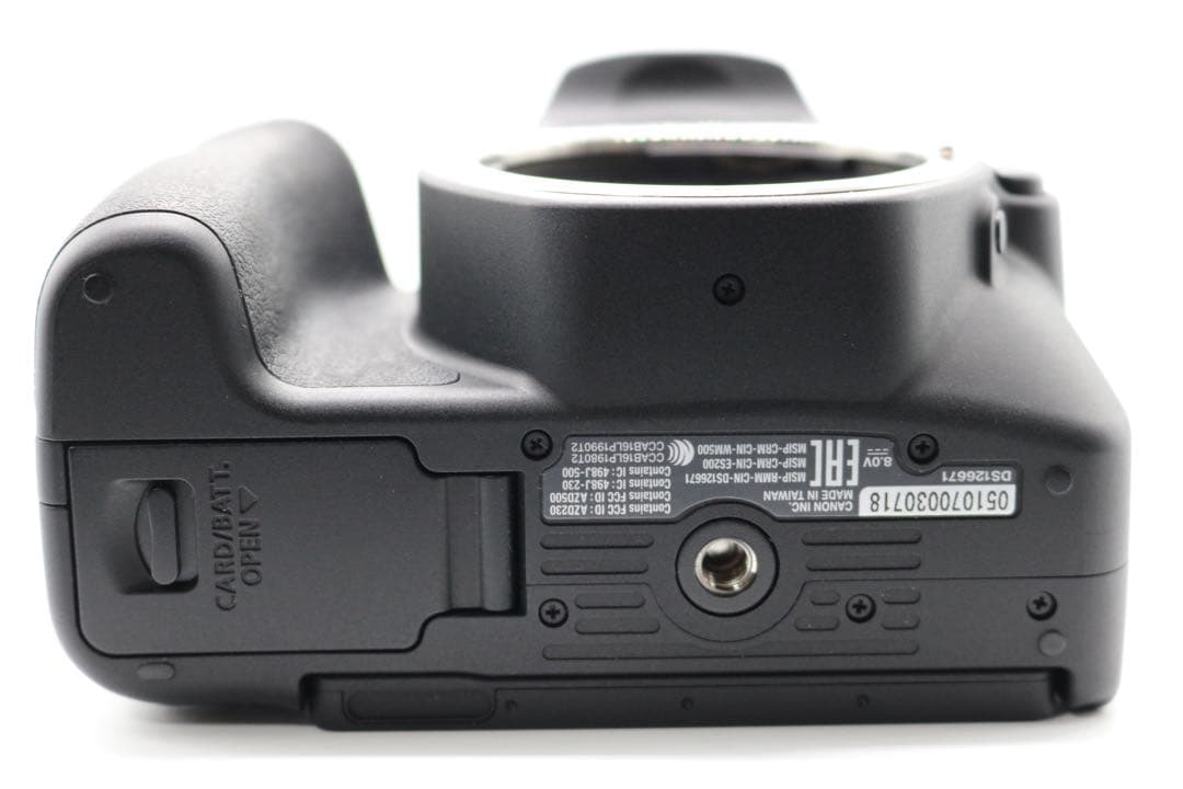 ボディ新品級 【Canon EOS Kiss X9 ダブルレンズセット】