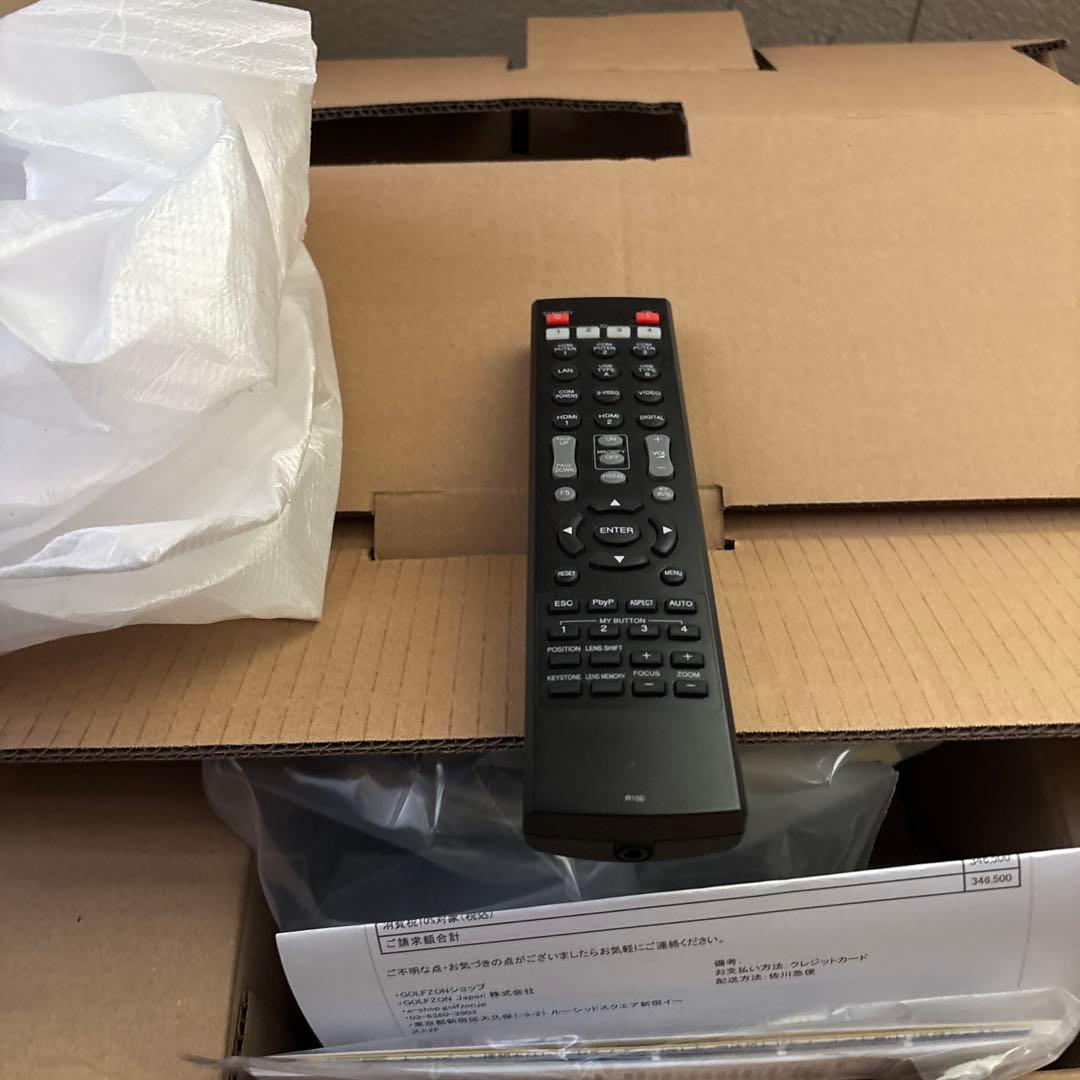 HITACHI CP-X8160 プロジェクター本体① 予備ランプ付き