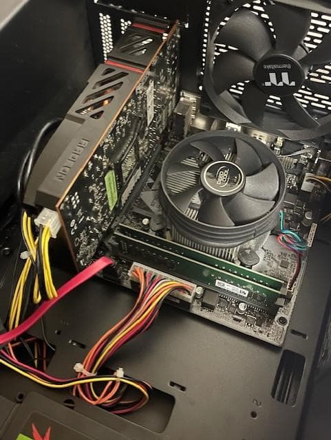 自作系 Core-i5 8500/メモリ16GB/SSD240GB/グラボ搭載