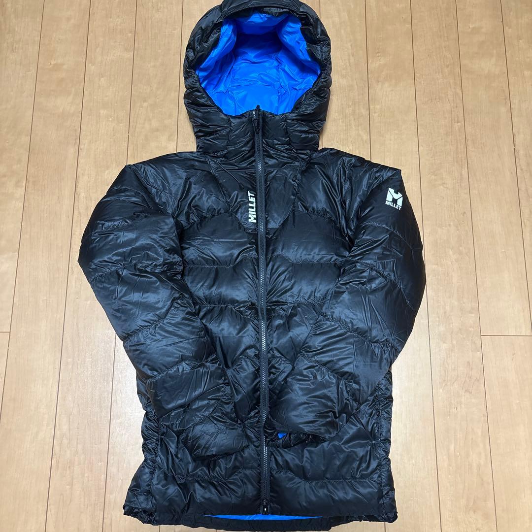 カメット ダウン フーディ