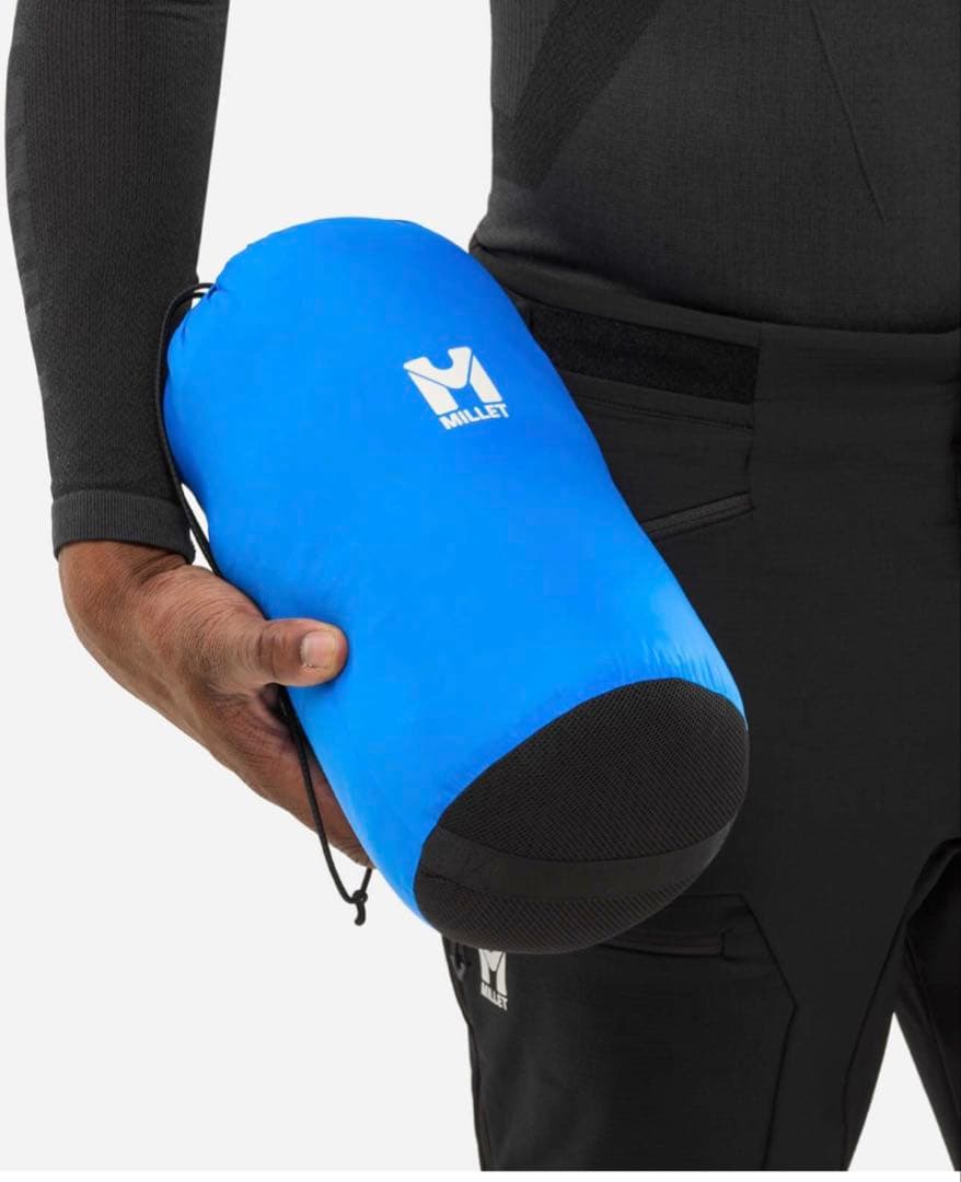 カメット ダウン フーディ