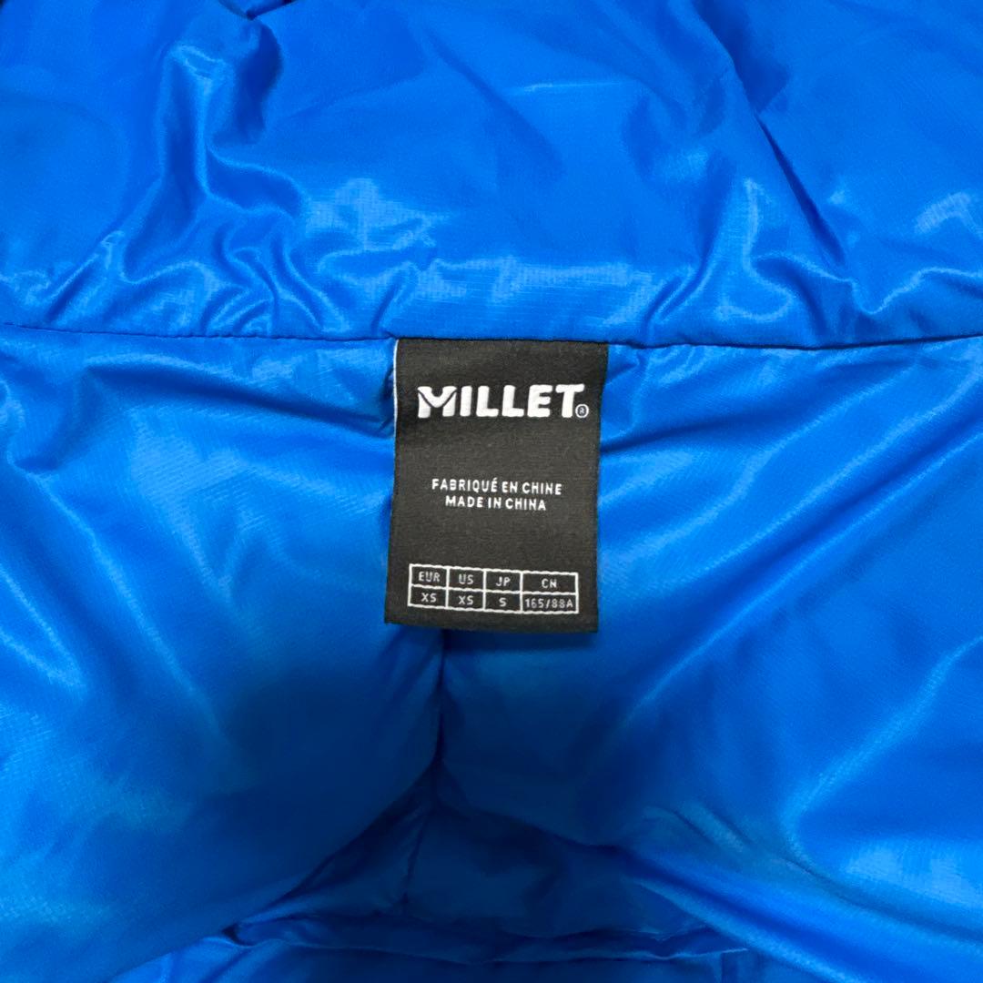 カメット ダウン フーディ