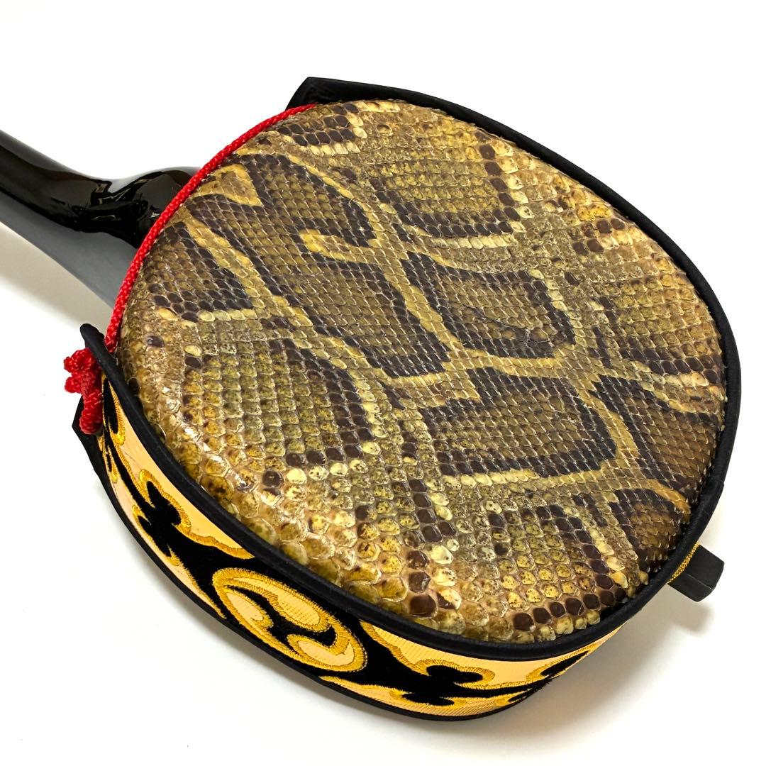 沖縄三味線 蛇皮 本革 黒 爪 ハードケース付き