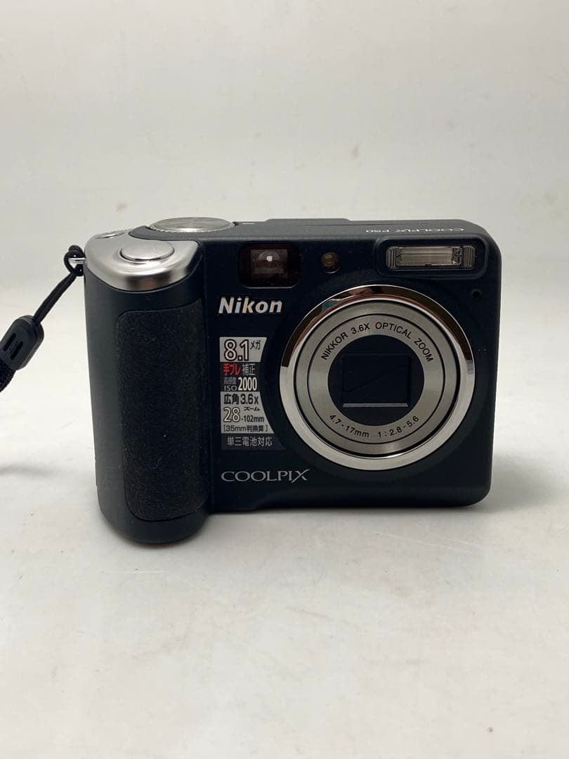 Nikon COOLPIX 8.1MP コンパクトデジタルカメラ／動作確認済