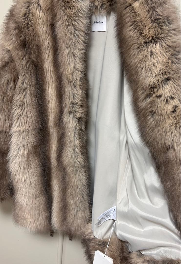 ミラオーウェン今期マルチマテリアルノーカラーファーコート新品Mila Owen