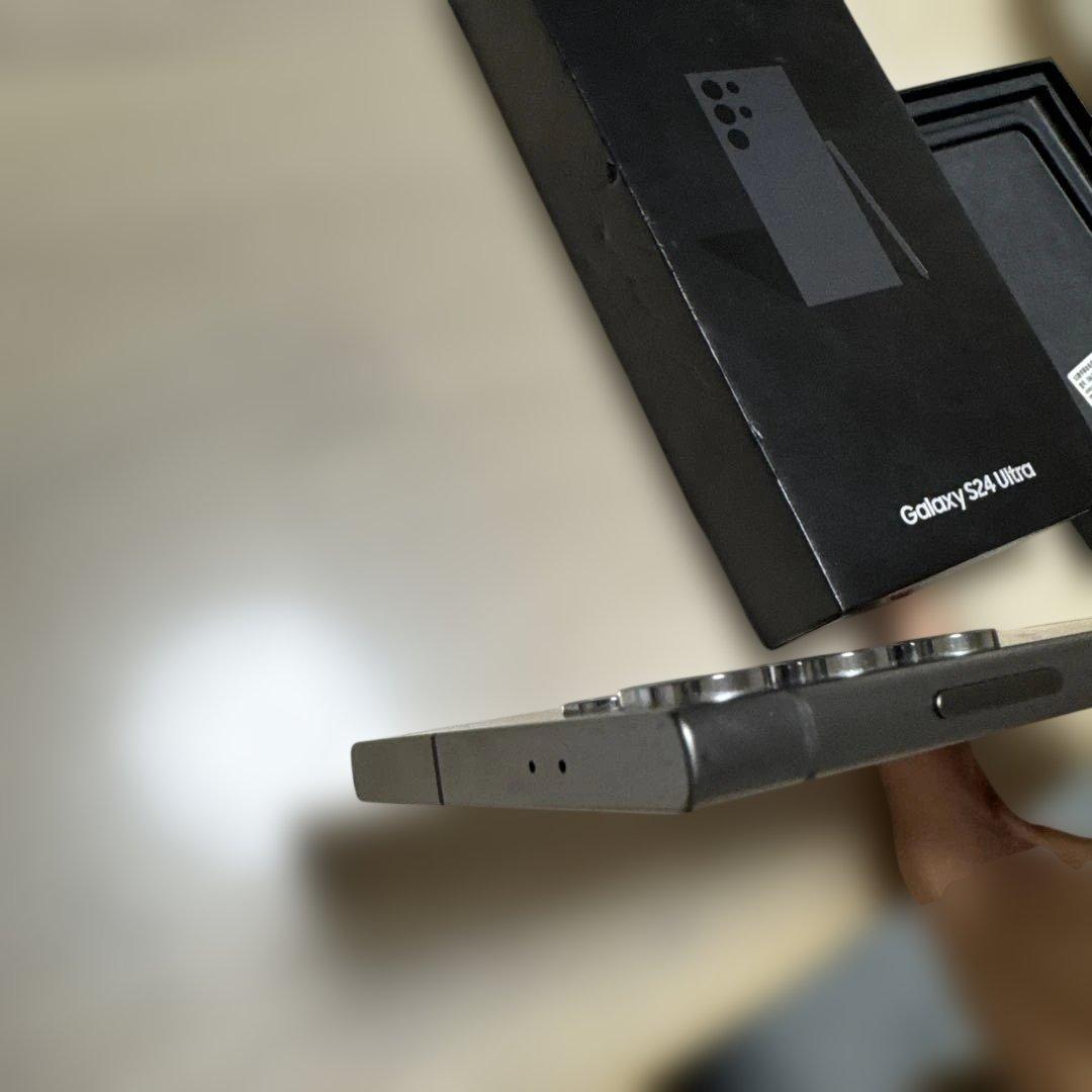 Galaxy S24 Ultra 512GB SIMフリー　海外版