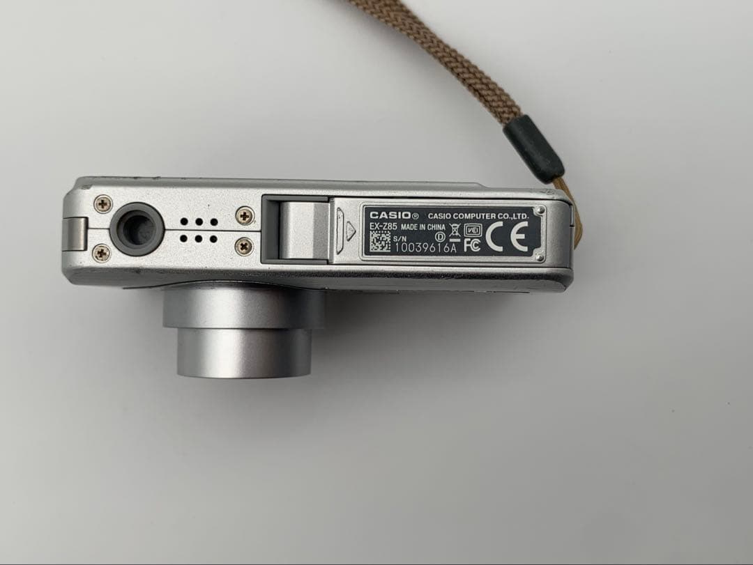 CASIO EXILIM EX-Z85 デジタルカメラ　動作確認済み　C-2