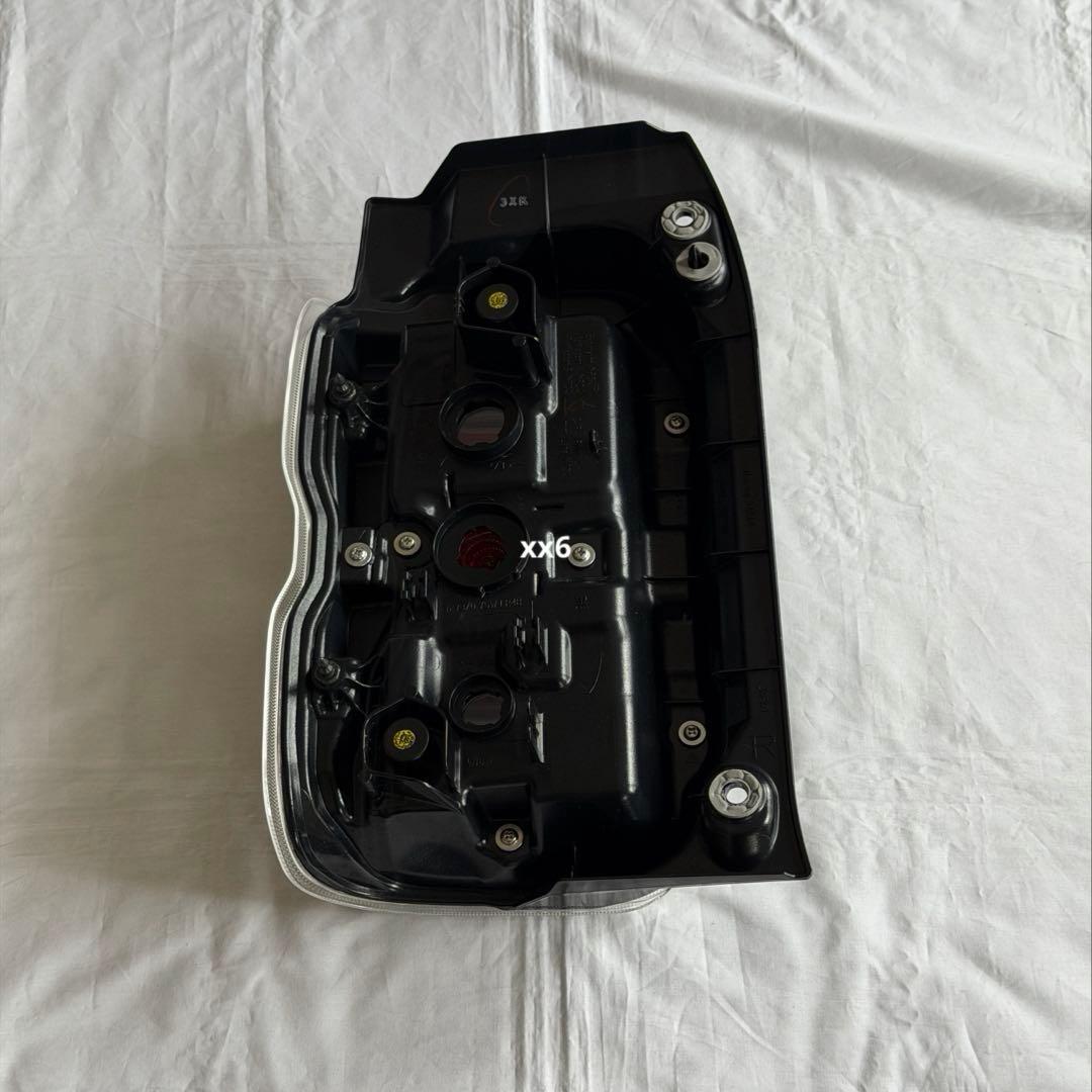 ハスラー / 純正テールランプ テールライト ユニット（右側）