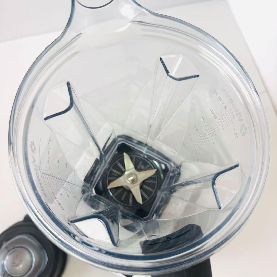 【美品】Vitamix ミキサー　VM0111 ホワイト