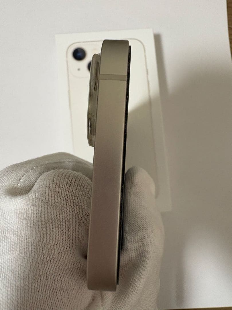 Apple iPhone 13 スターライト 本体／SIMフリー 美品