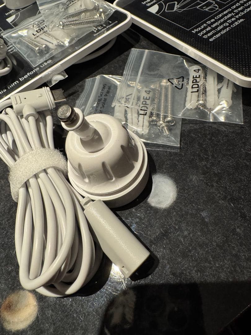 新品アンカーEufySolar Panel3W屋外防犯カメラ給電用ソーラーパネル