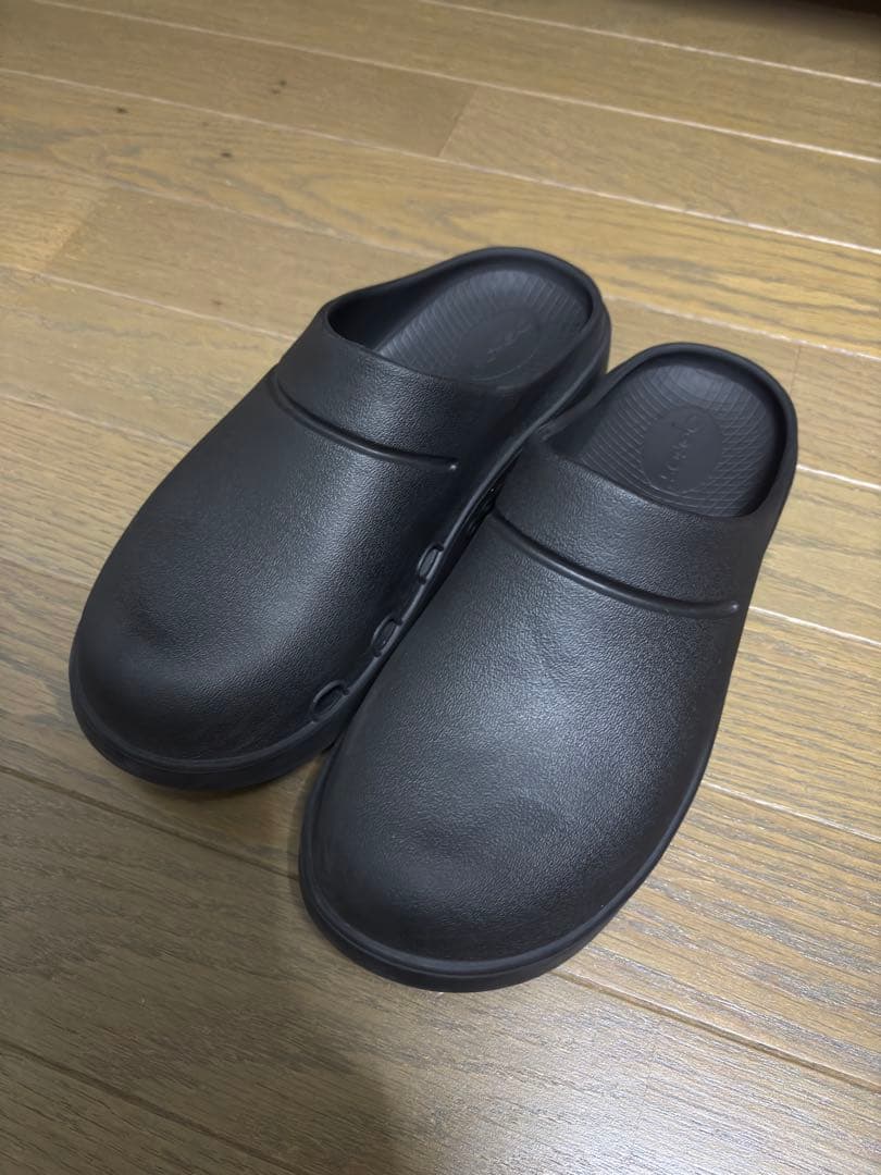 ウーフォス OOFOS ウークロッグ OOCLOOG M6-W8