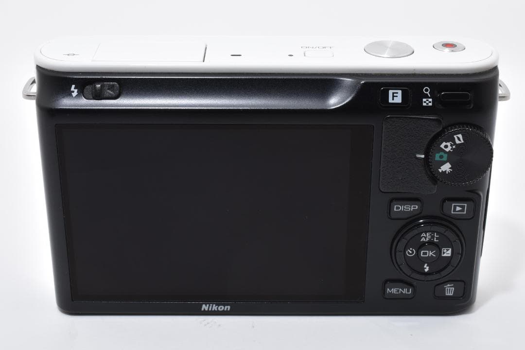 超美品 ニコン J1 ミラーレスデジタルカメラボディホワイト Nikon