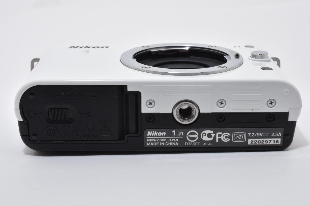 超美品 ニコン J1 ミラーレスデジタルカメラボディホワイト Nikon