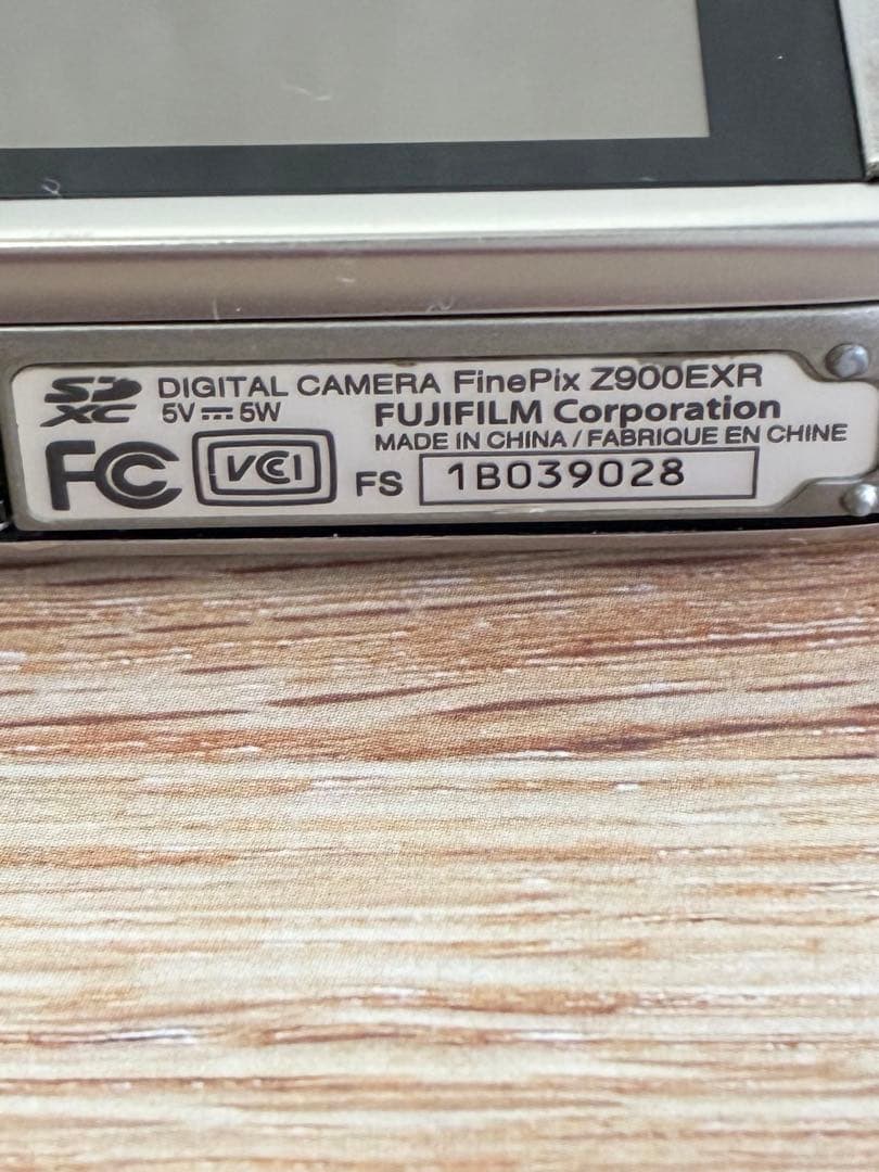 【極美品】 FUJIFILM FinePix Z900EXR デジカメ 動作品