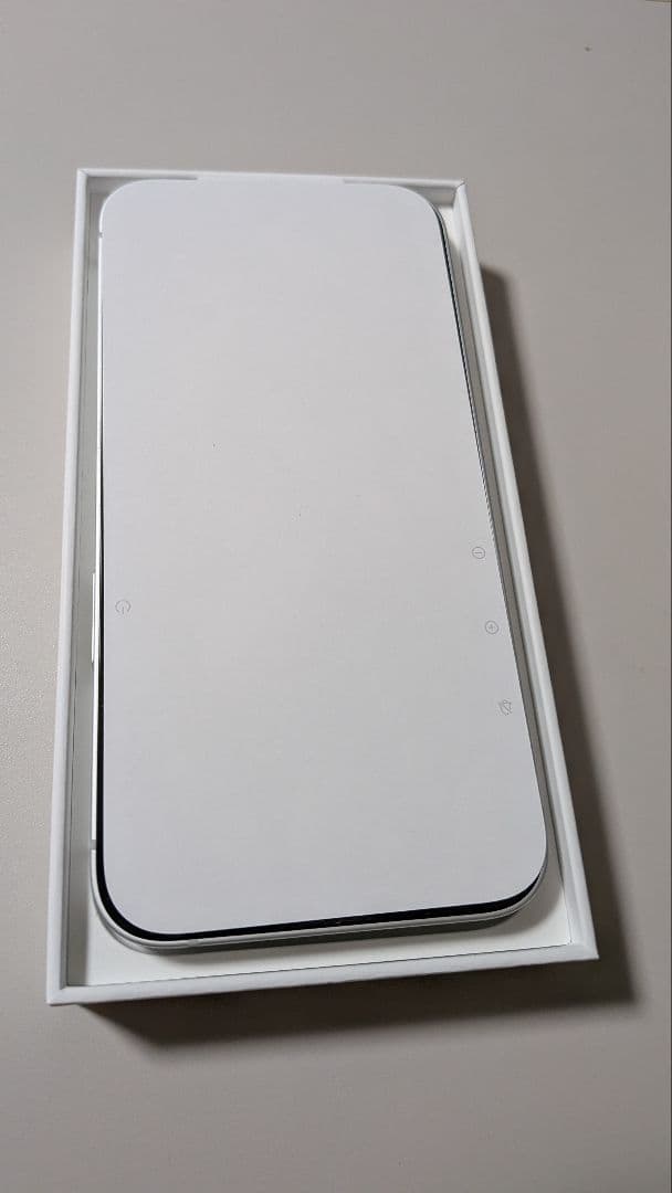 ｉＰｈｏｎｅ１６e新品同様１２８ギガ２４時間以内発送