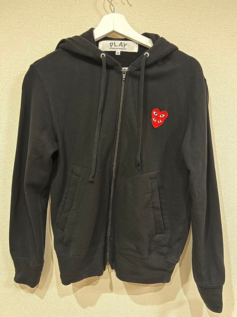 プレイ・コムデギャルソン　ダブルレッドハートジップアップフーディー