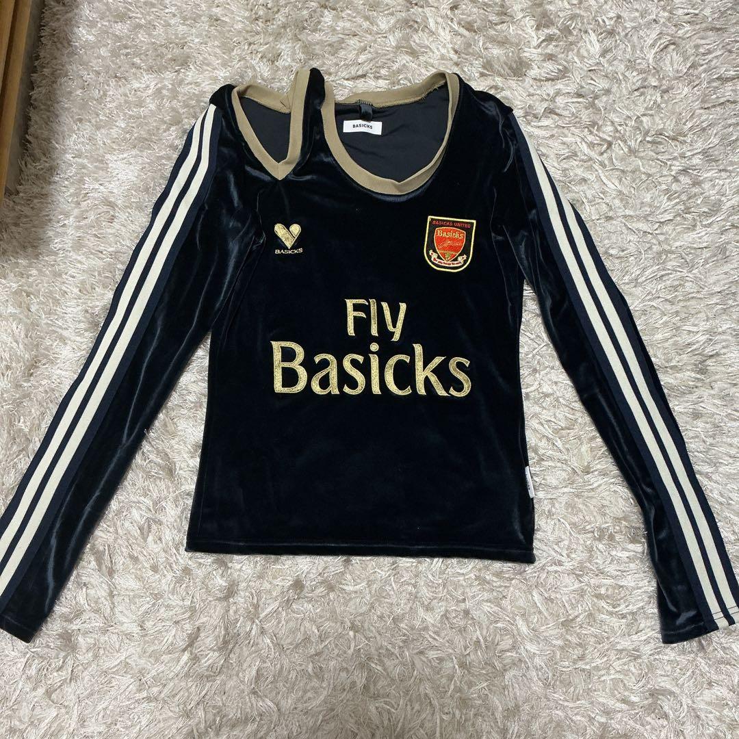 【即完売品】ベイシックス　トップス　ベロア