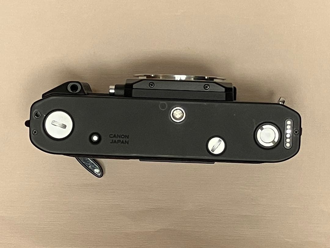 CANON NEW F-1 ボディ　フィルム一眼レフカメラ