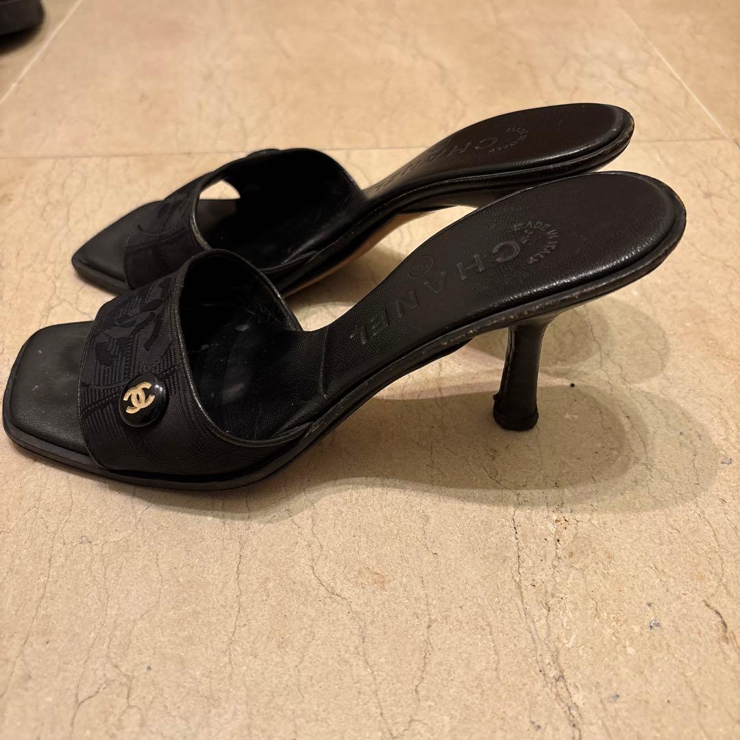 CHANEL ニュートラベルライン ミュール 金ココマーク 黒