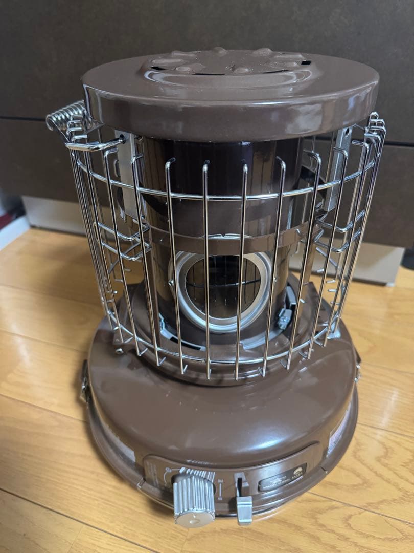 アラジンとBEAMS 限定コラボ小型ガスストーブとケース