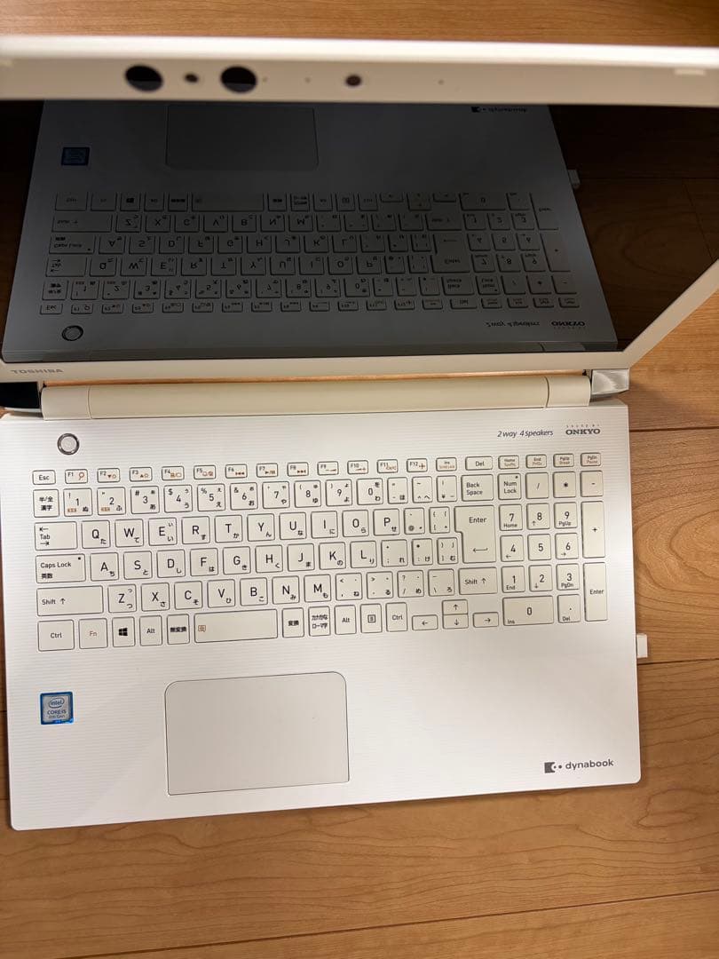 東芝　Toshiba dynabook T55/GWS ホワイト