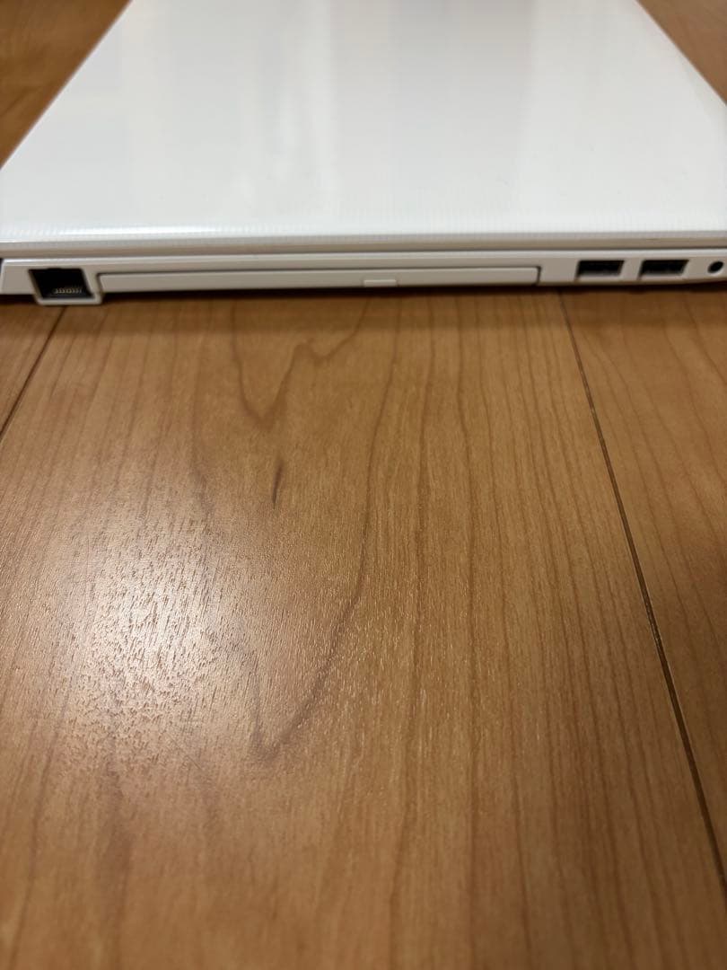 東芝　Toshiba dynabook T55/GWS ホワイト