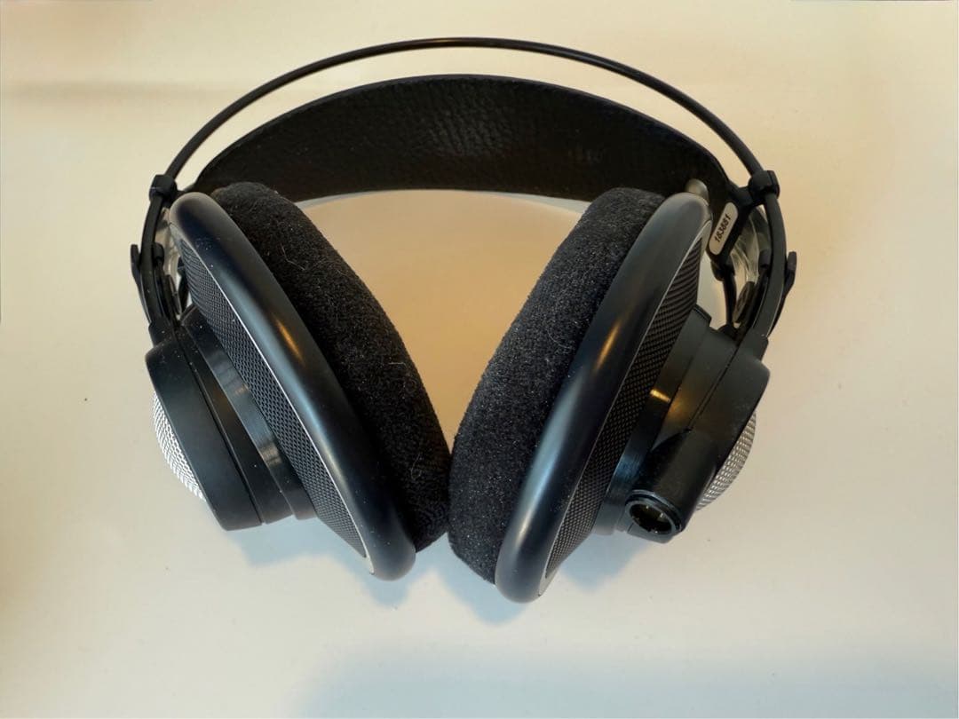 美品 ヘッドホンAKG K702