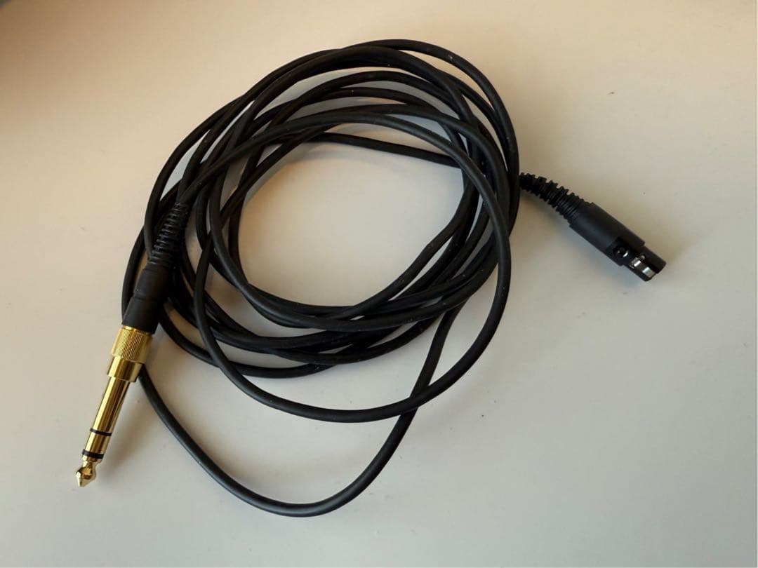 美品 ヘッドホンAKG K702