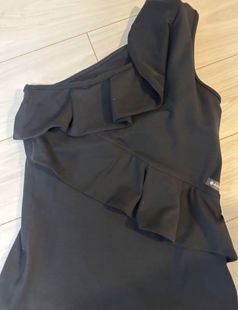 アムニー AUMNIE ヨガ　フリル タンクトップ 未使用品