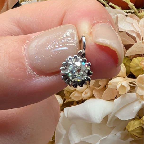 アンティーク　リメイク　オールドマインカットダイヤの一粒チャーム　　１８金