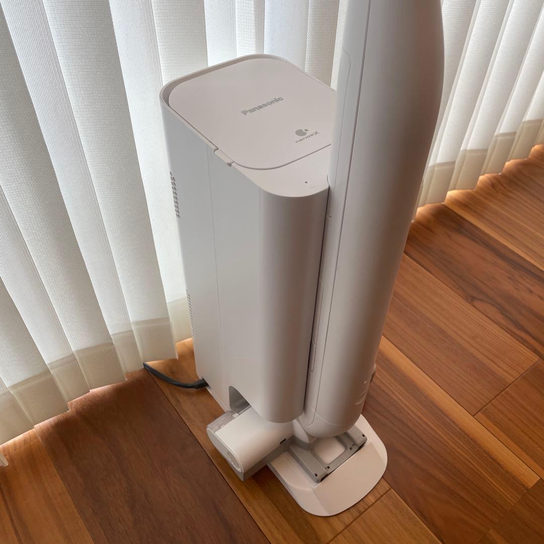 MC-NS10K-W Panasonic 2023年製　コードレス掃除機　自動